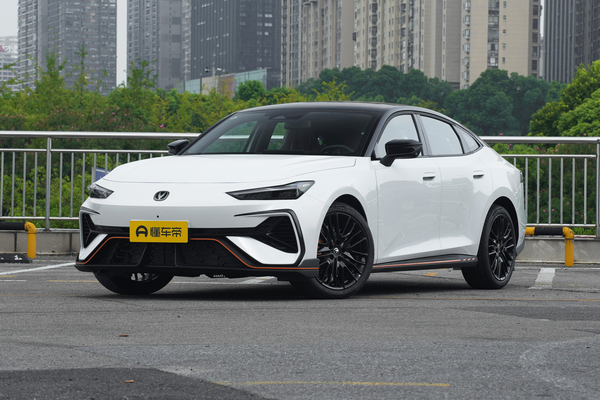 长安UNI-V 2025款 第三代 2.0T 劲擎型最高车速(km/h)_基本信息图