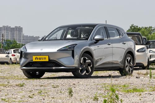 26款宝骏云海对比银河星舰7 EM-i：谁才是10万级SUV超值之选？