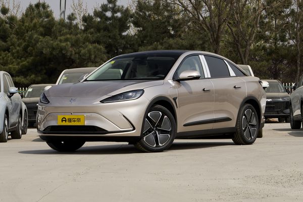 极狐 阿尔法S6 2025款 735MAX 175kW厂商_基本信息图