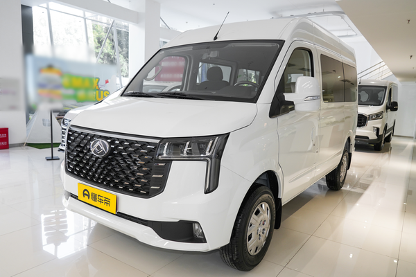 新途V80 2025款 PRO 2.0T 9AT傲运通短轴中顶147Ps 5/6座厂商_基本信息图