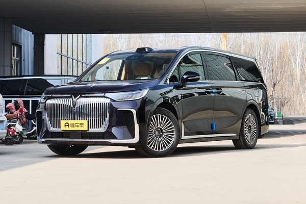 岚图梦想家 PHEV 2025款 四驱尊贵乾崑版级别_基本信息图