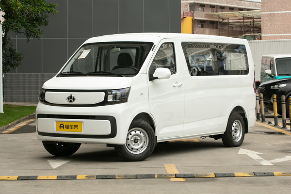睿行EM60 2025款 财富版 客运版 舒适型6座300km对开门70kW轴距(mm)_车身图