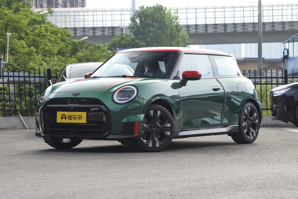 电动MINI JCW 2025款 JOHN COOPER WORKS级别_基本信息图