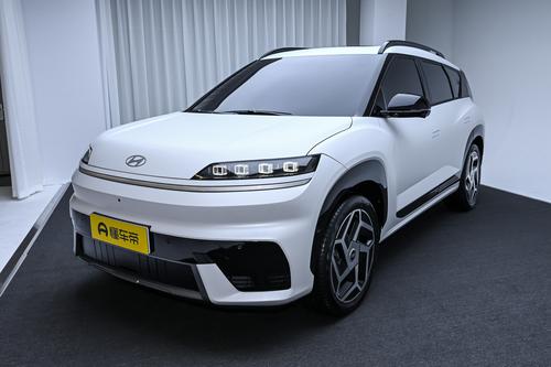 合资纯电SUV“破局者”！续航700km，带27英寸HUD+布加迪同款灯