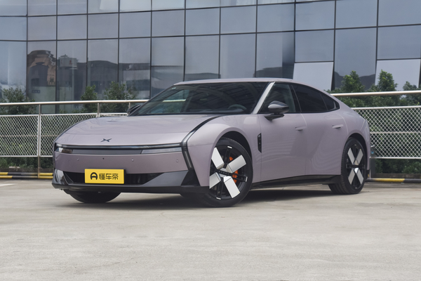 小鹏P7 2025款 702 长续航 Ultra厂商_基本信息图