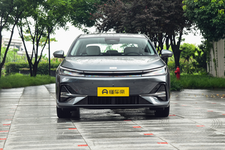 预售价9.78万，7.1s破百，吉利银河A7能横扫市场吗？图3