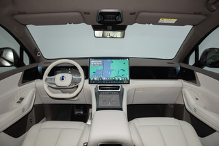 新车 | 售29.98万元起，标配天神之眼B+云辇A等，腾势N8L正式上市图3