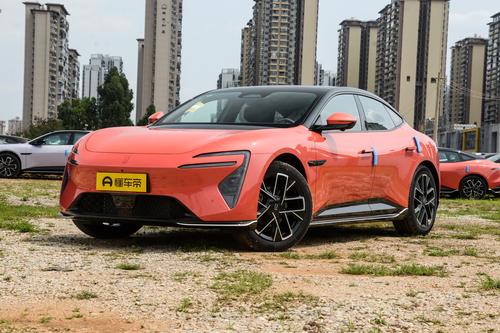 阿维塔 06开启预售，26小时订单突破2万辆，竞争特斯拉 Model 3