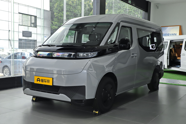 超级VAN 2025款 驭程版短轴中顶 68kWh宁德时代厂商_基本信息图