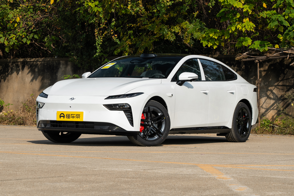 eπ007 2026款 eπ007+ 纯电565 Ultra+四驱激光雷达版厂商_基本信息图