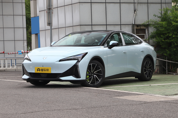 极狐 阿尔法S5 2025款 668MAX神行版 200kW厂商_基本信息图