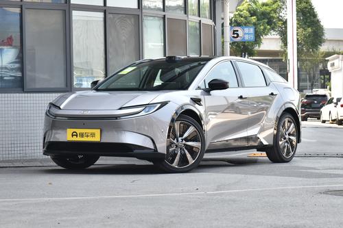 13万级合资纯电真香预警！丰田bZ5实测：驾控、智能、安全都在线