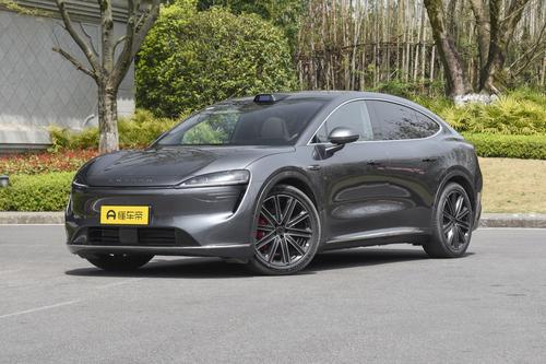 全系标配空悬+电吸，零重力座椅，轿跑SUV智界R7到底香不香？