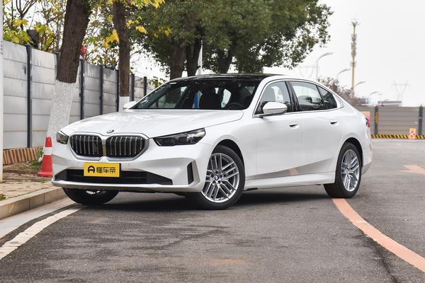 宝马5系 2025款 530Li xDrive 豪华套装厂商_基本信息图