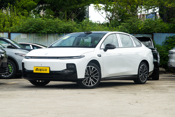 零跑B01 2025款 650激光雷达版厂商_基本信息图