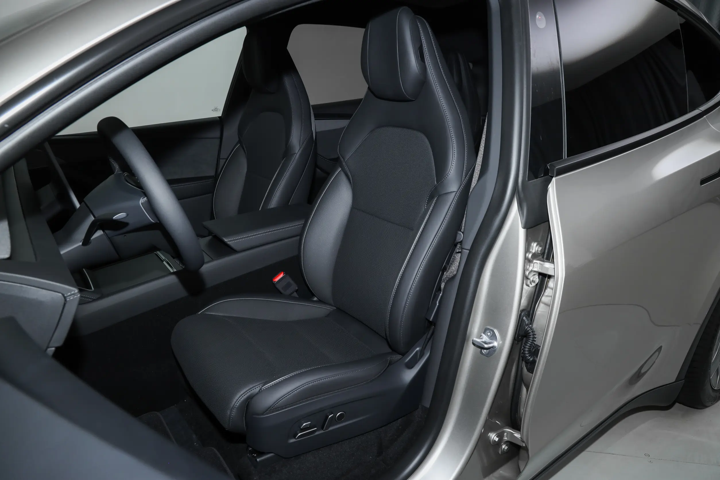 Model Y L birkaç iç mekan