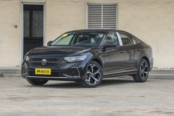 帕萨特 2026款 出众款 380TSI 星空龙耀版厂商_基本信息图