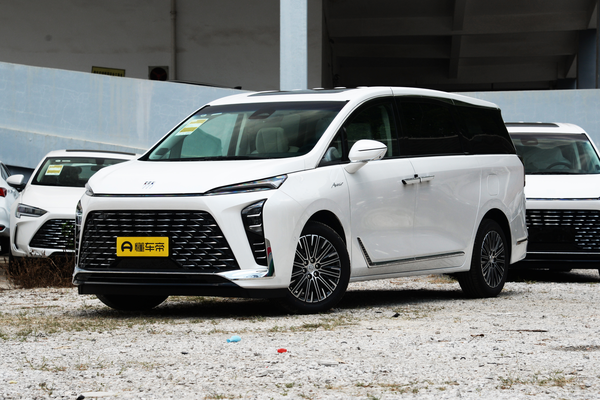 别克GL8 2025款 陆尊 2.0T 尊享和悦艾维亚版厂商_基本信息图