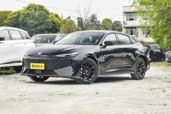 长安UNI-V 2025款 1.5T 500Bar 尊贵型级别_基本信息图