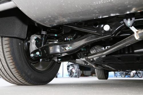 轴距2米8，续航1100km+双独悬，11万多买大顶配，这SUV带劲不？