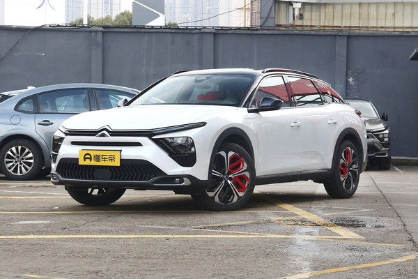 凡尔赛C5 X 2022款 1.6T 领不凡 虎年开门红版自动大灯_灯光配置图