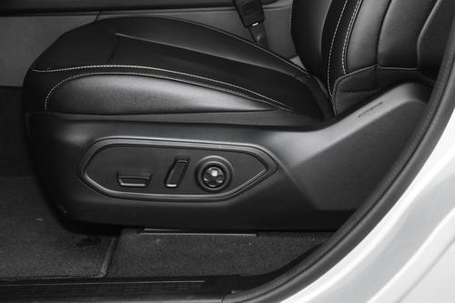 试驾大切诺基4xe（进口）：定位中大型SUV，动力强劲，值得考虑吗