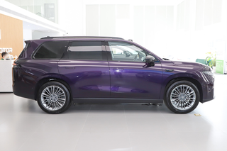 15万级6座全球化SUV，800V快充+SIC三合一电驱，6.37秒破百，带劲图1