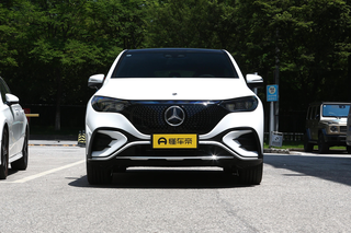 奔驰EQE SUV 350 豪华版仅需6.8秒破百，续航595KM，售价51万图1