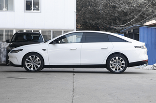 10万左右有交易，轴距2930mm，三块大屏，零跑C01香吗？图2