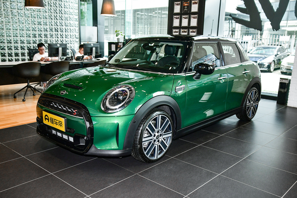 MINI 2022款 2.0T COOPER S 艺术家 五门版驱动方式_底盘/转向图