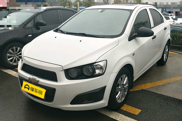 爱唯欧 2013款 三厢 1.4L AT 天窗版厂商_基本信息图