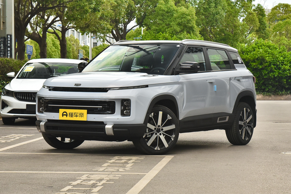 吉利ICON 2025款 1.5TD 玲珑金喜版厂商_基本信息图