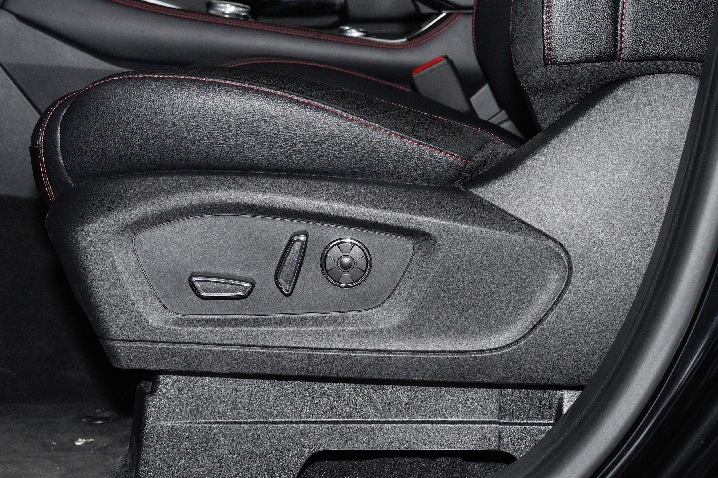 探险者 2023款 EcoBoost 285 四驱STLINE 7座图片_福特_5/46张图片_汽车空间图库_懂车帝