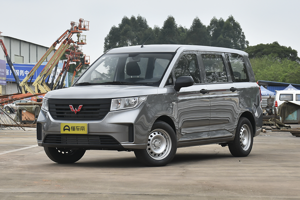 五菱宏光PLUS 2019款 1.5T 手动标准型 8座厂商_基本信息图