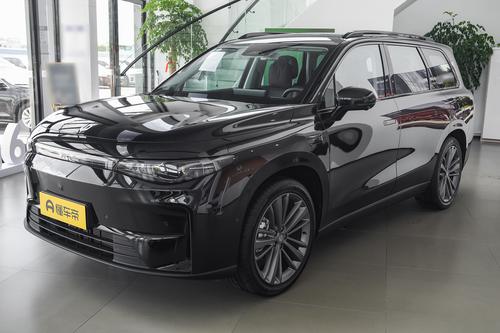 零跑C16：中大型六座SUV，8295芯片售+800V超充，值得入手吗？