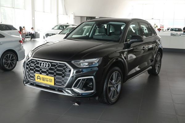 奥迪Q5L 2021款 45 TFSI 豪华动感型第二排座椅局部调节_座椅配置图