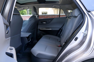 外观炫酷，空间宽敞，搭载2.5L+E-CVT，详解中型SUV广汽丰田威飒图2