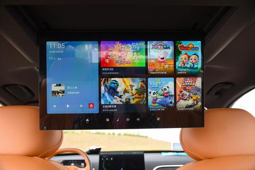 想买奶爸车的不要慌，这车有彩电+冰箱，续航1300km，还是C级SUV