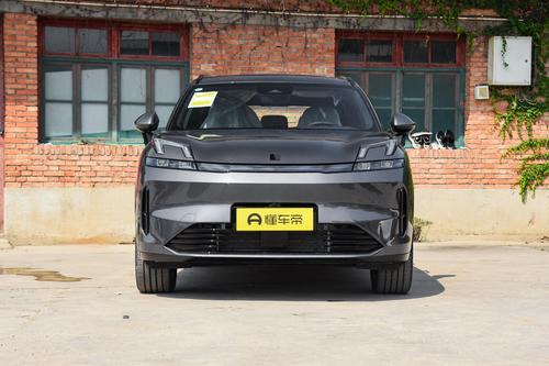 领克08EM-P：2025款车型上市，入门车19.58万实力如何？