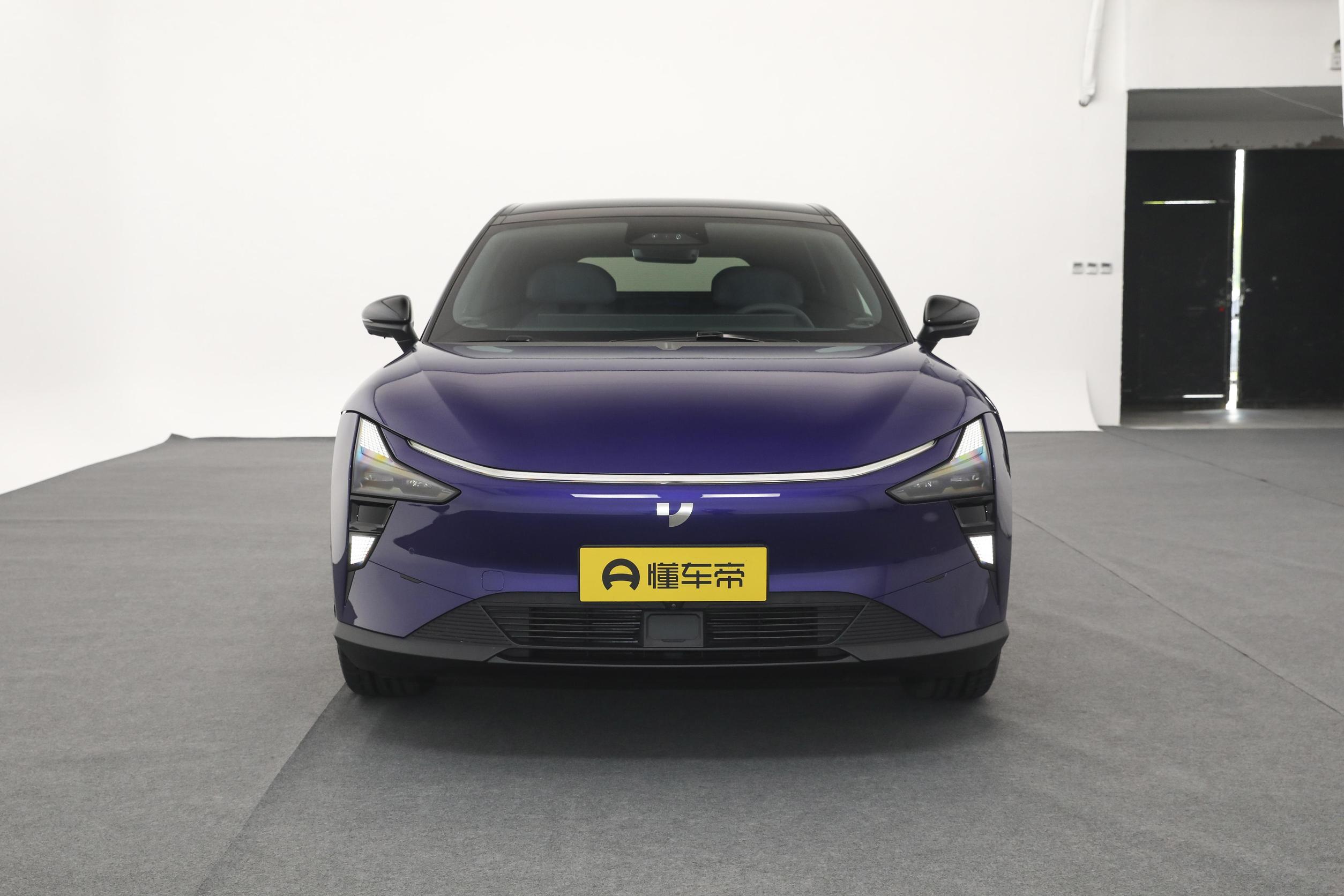 极越01 2024款 Max 性能版图片_极越_2/289张图片_汽车外观图库_懂车帝