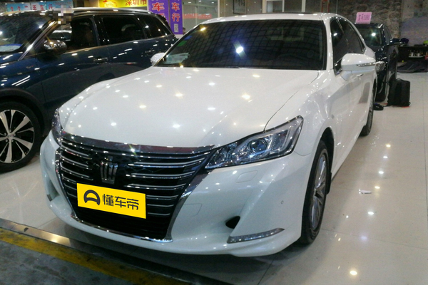 皇冠 2015款 2.5L 精英版油箱容积(L)_车身图
