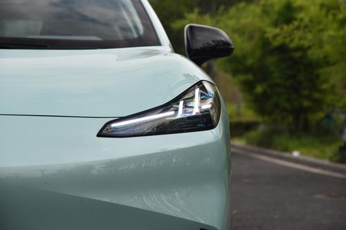 新款昊铂GT售价下调，中大型轿车，配无框门+破百4.9秒，香不香？