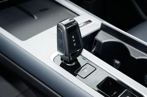 新款吉利博越L，标配8155芯片，配1.5T动力，配置丰富，家用如何