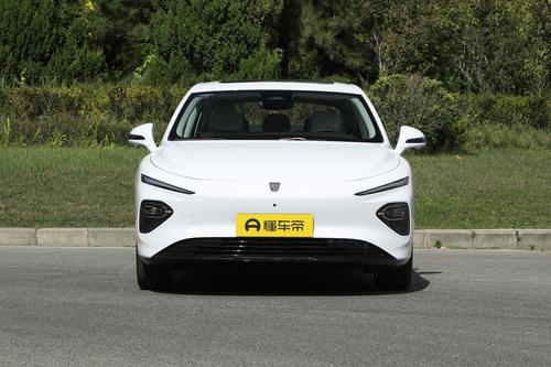 指导价17.68万 ，纯电续航610km，零百加速6.5秒，解读荣威D7 EV