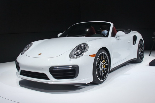 保时捷911 2016款 Turbo S Cabriolet 3.8T能源类型_基本信息图
