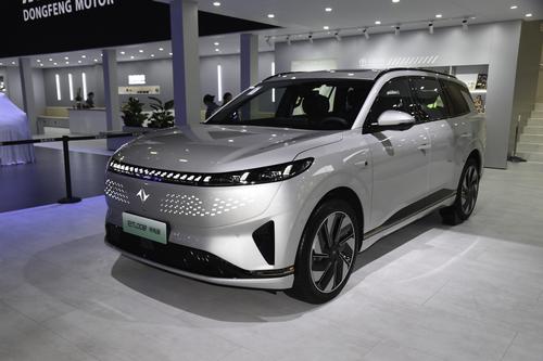 限时17.86万起，纯电续航210公里，体验eπ008五座版