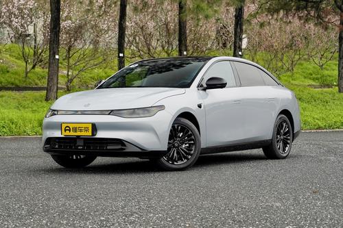 14.98万买中大型纯电动车？续航525km+3块大屏+无框车门，零跑C01