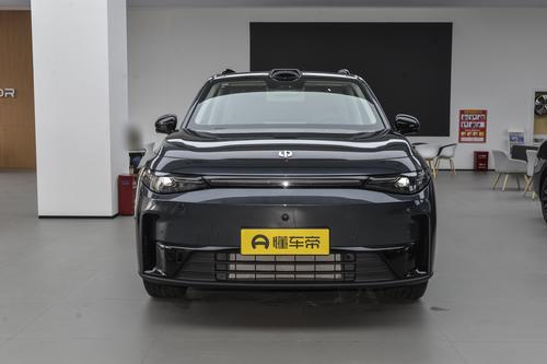 6座布局，纯电续航200km，增程式的零跑C16实力如何？