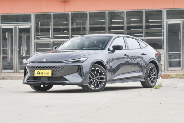 长安UNI-V 智电iDD 2024款 蓝鲸智电iDD 136km智尊型充电时间(小时)_基本信息图