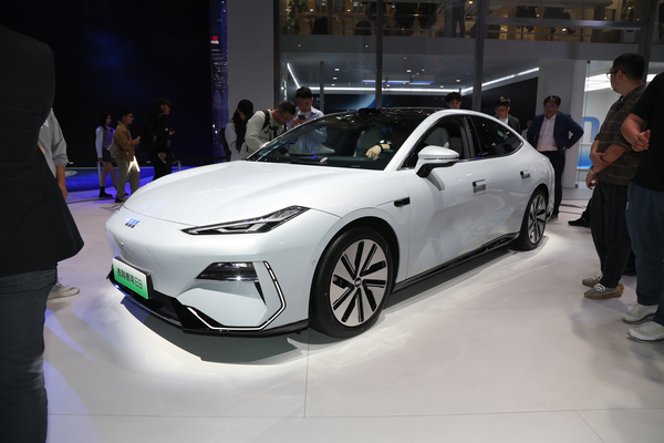 银河E8 2024款 665km 星舰 智驾版厂商_基本信息图